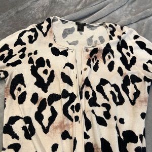 Beautiful Ann Taylor lightweight sweater, women’s large